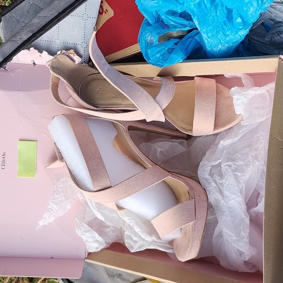 Heels - Picture 1 of 4